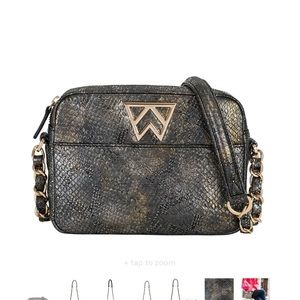 Kelly Wynne Mingle Mini